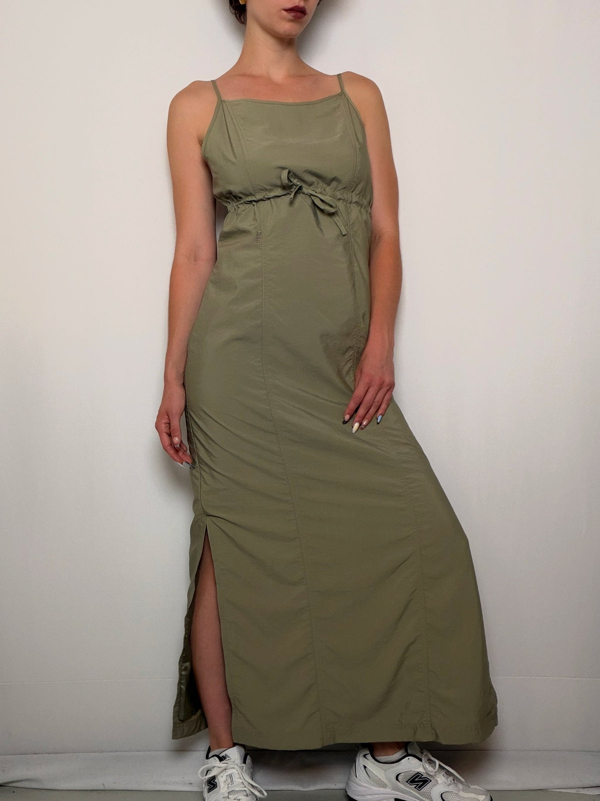 Khakifarbenes Kleid im Technikeffekt S/M Vintage