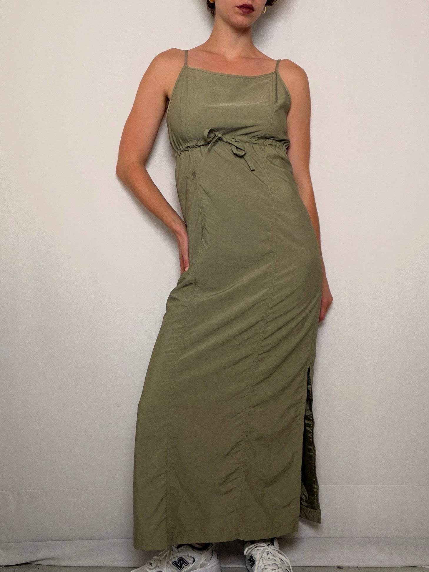 Khakifarbenes Kleid im Technikeffekt S/M Vintage
