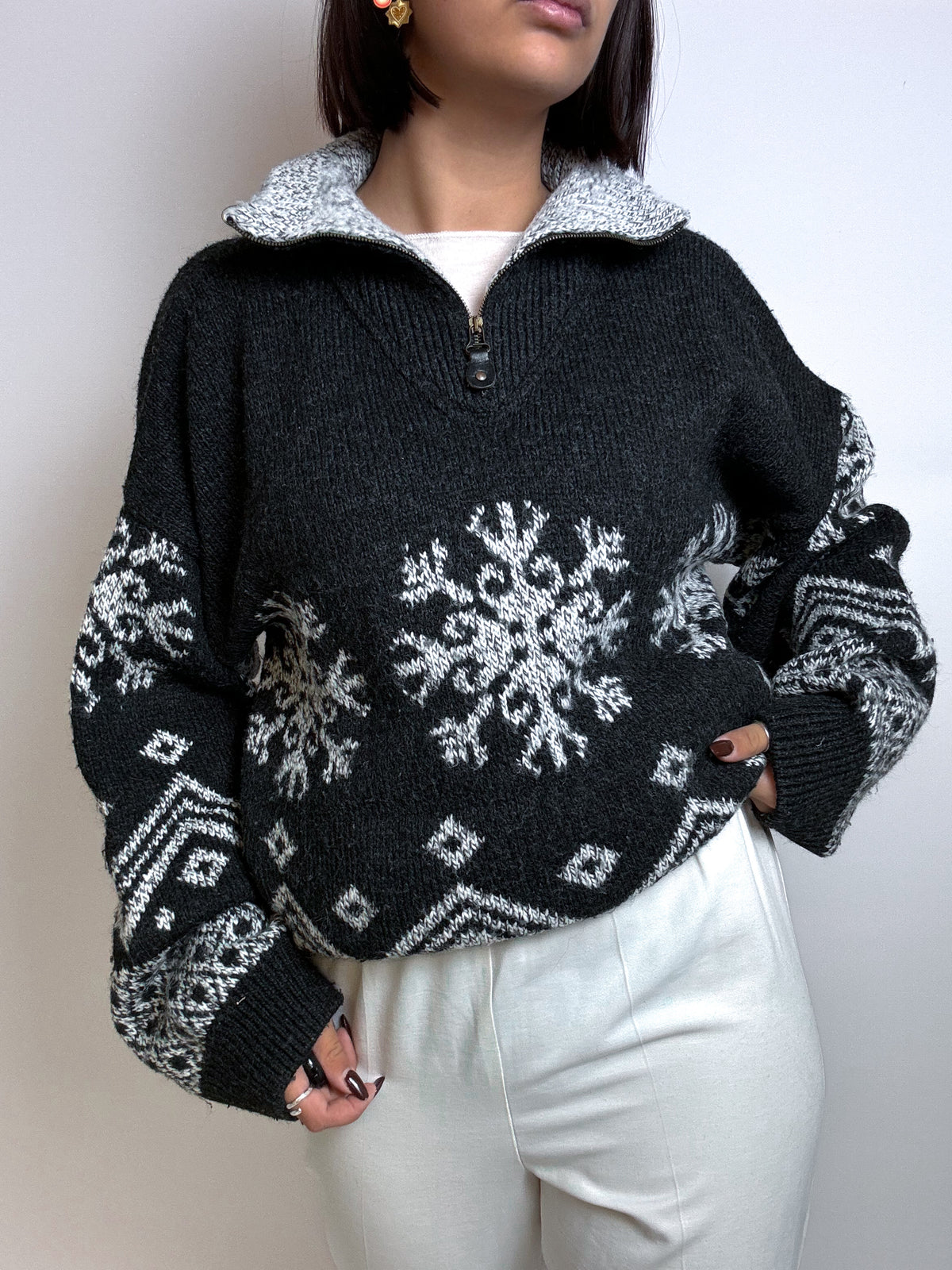 Dark gray sweater with vintage zip M/L 