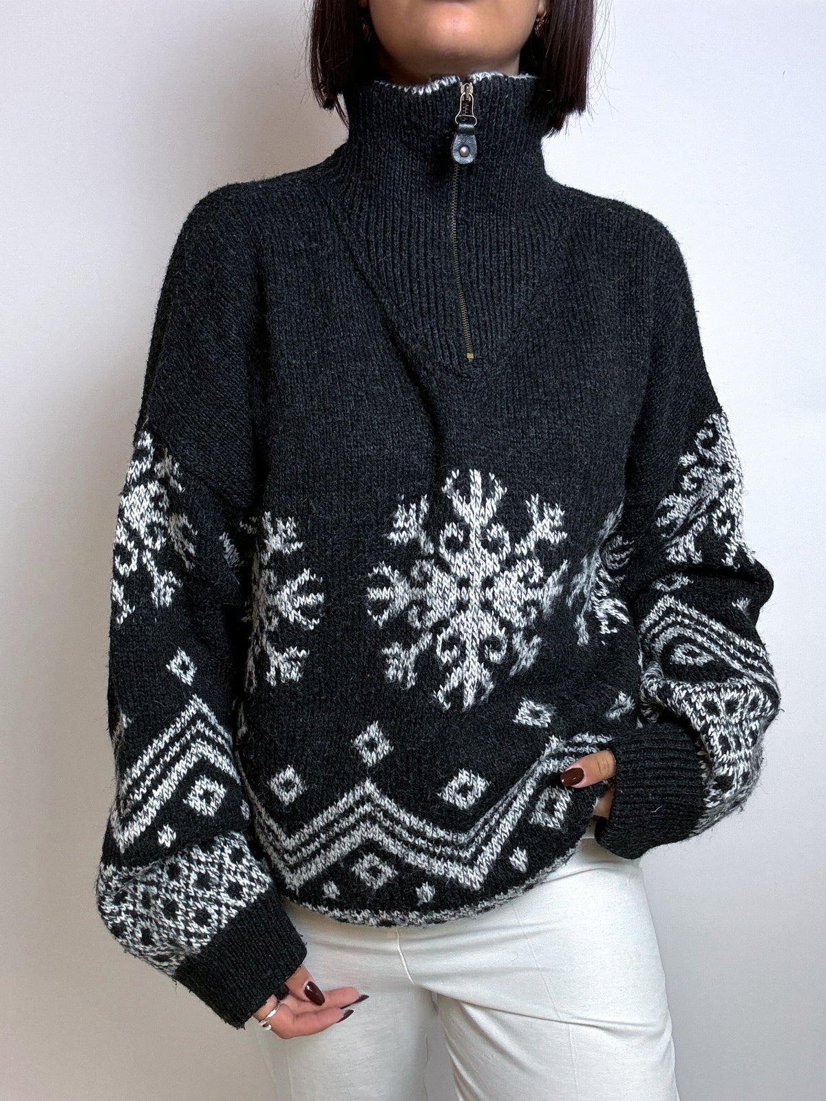Dark gray sweater with vintage zip M/L 
