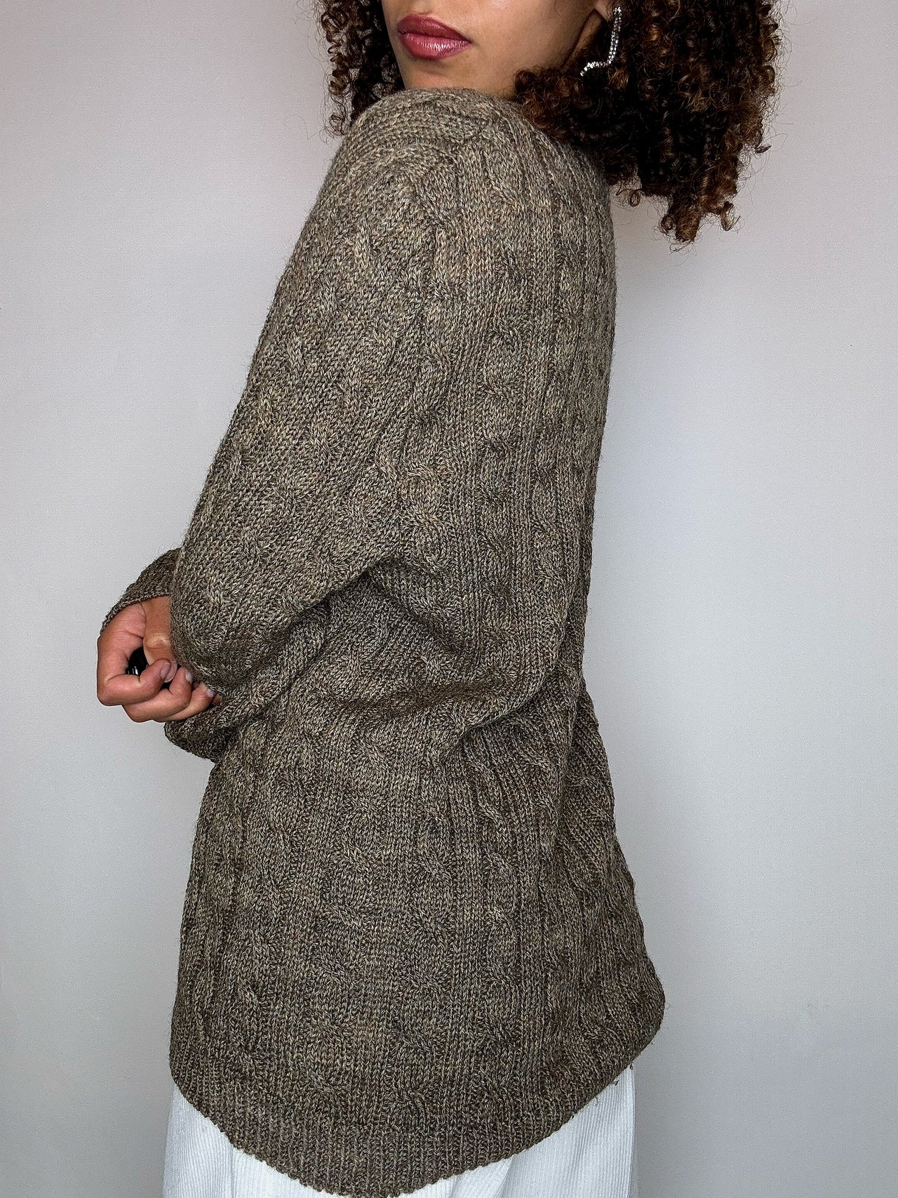 Pull en maille tressée col rond V L vintage