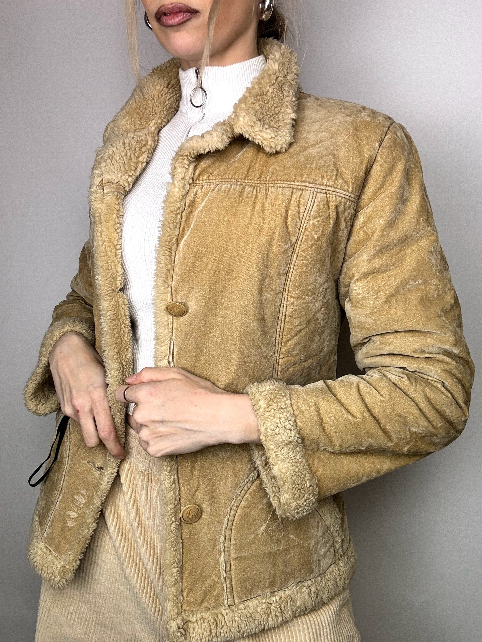 Vintage beige fitted sheepskin jacket L