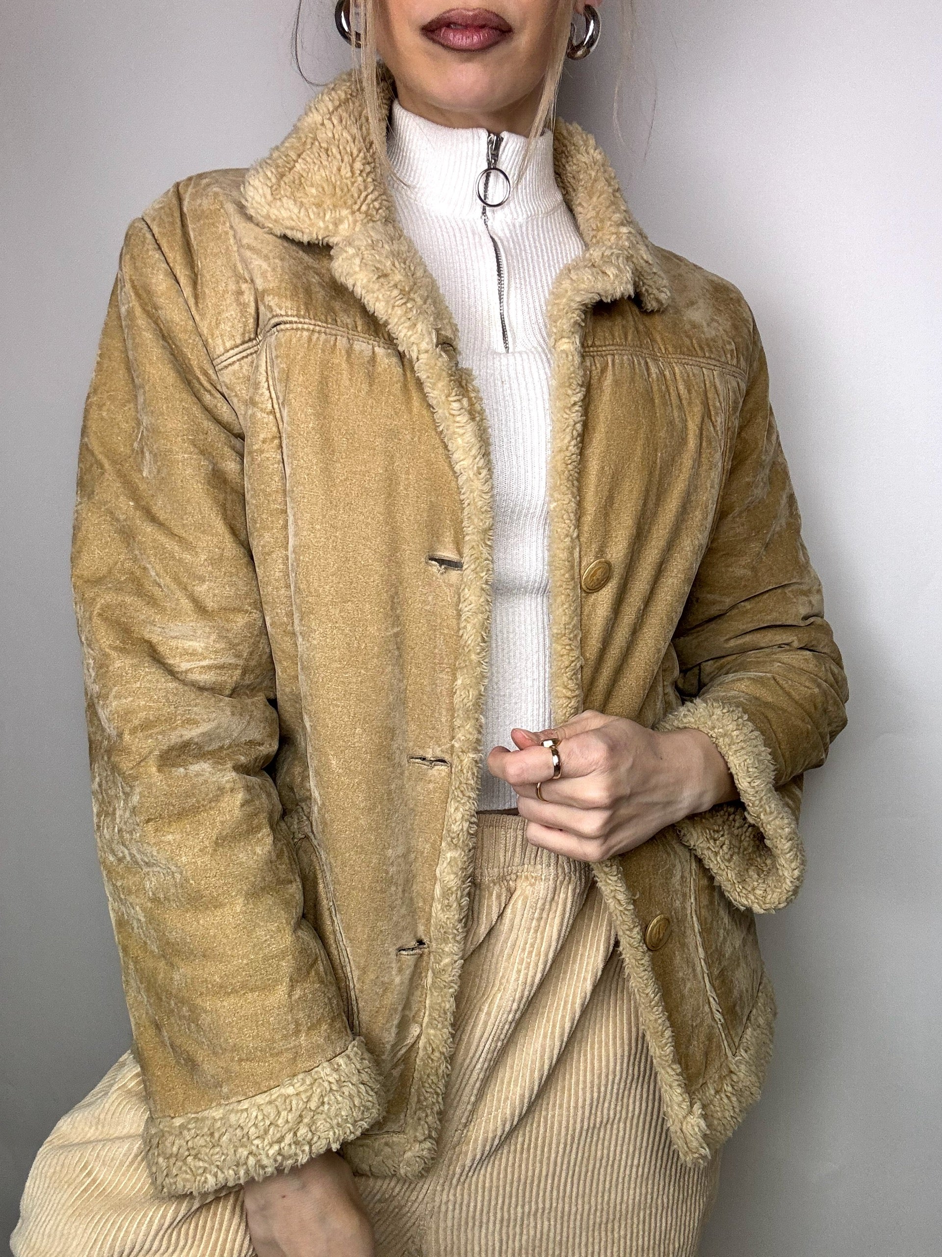 Vintage beige fitted sheepskin jacket L
