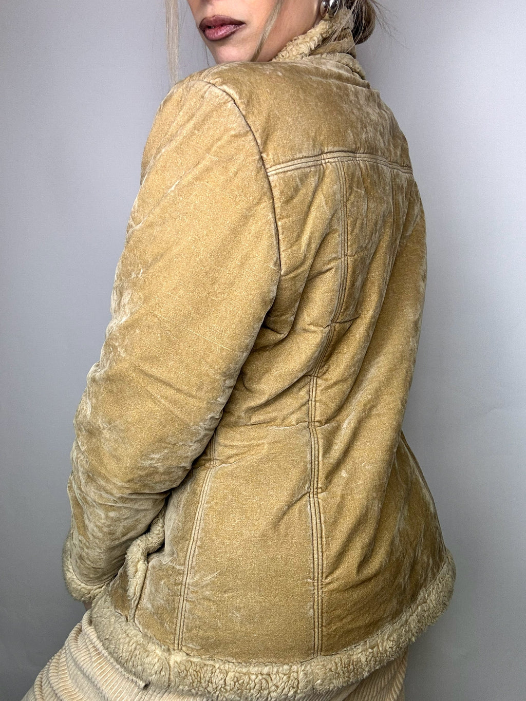 Vintage beige fitted sheepskin jacket L