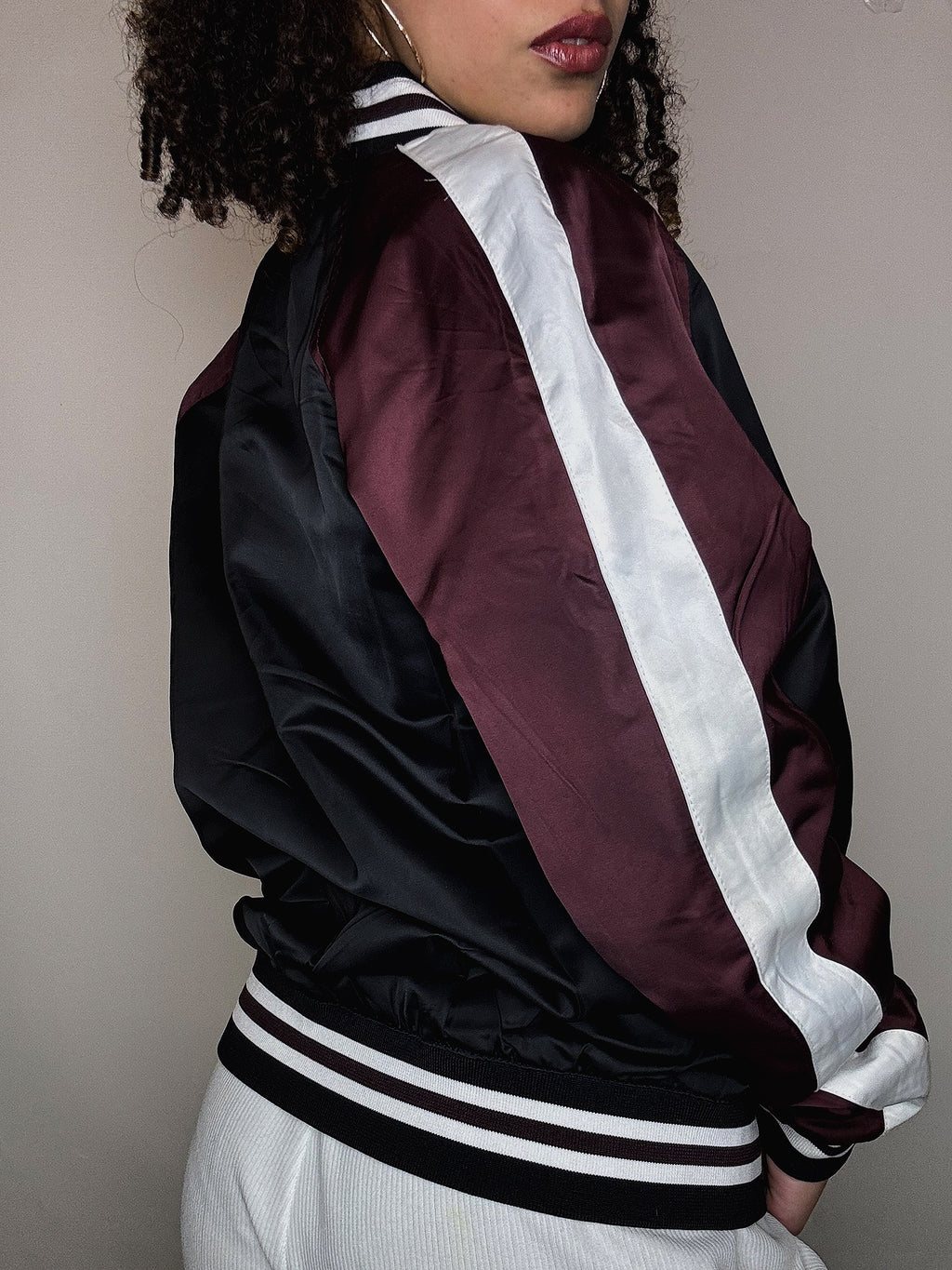 Vintage Nylon-Bomberjacke in Bordeaux und Schwarz, Größe L