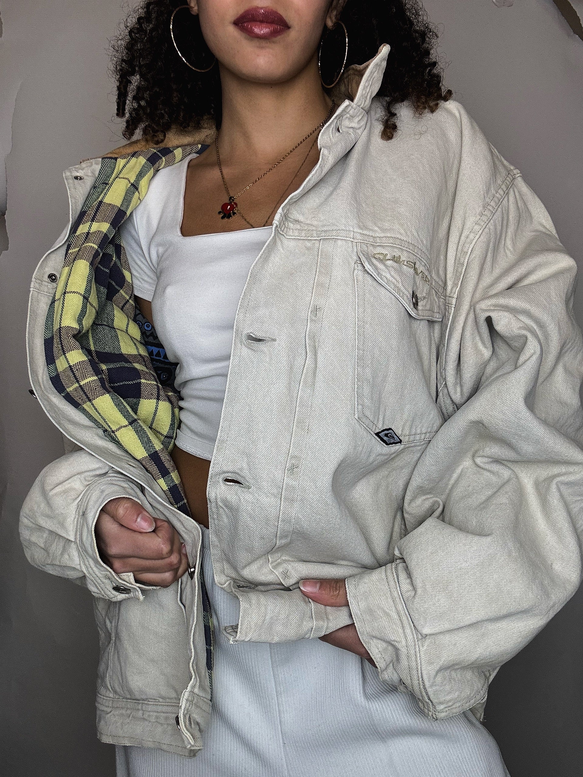 Beige gefütterte Jacke mit XL-Vintage-Lederkragen