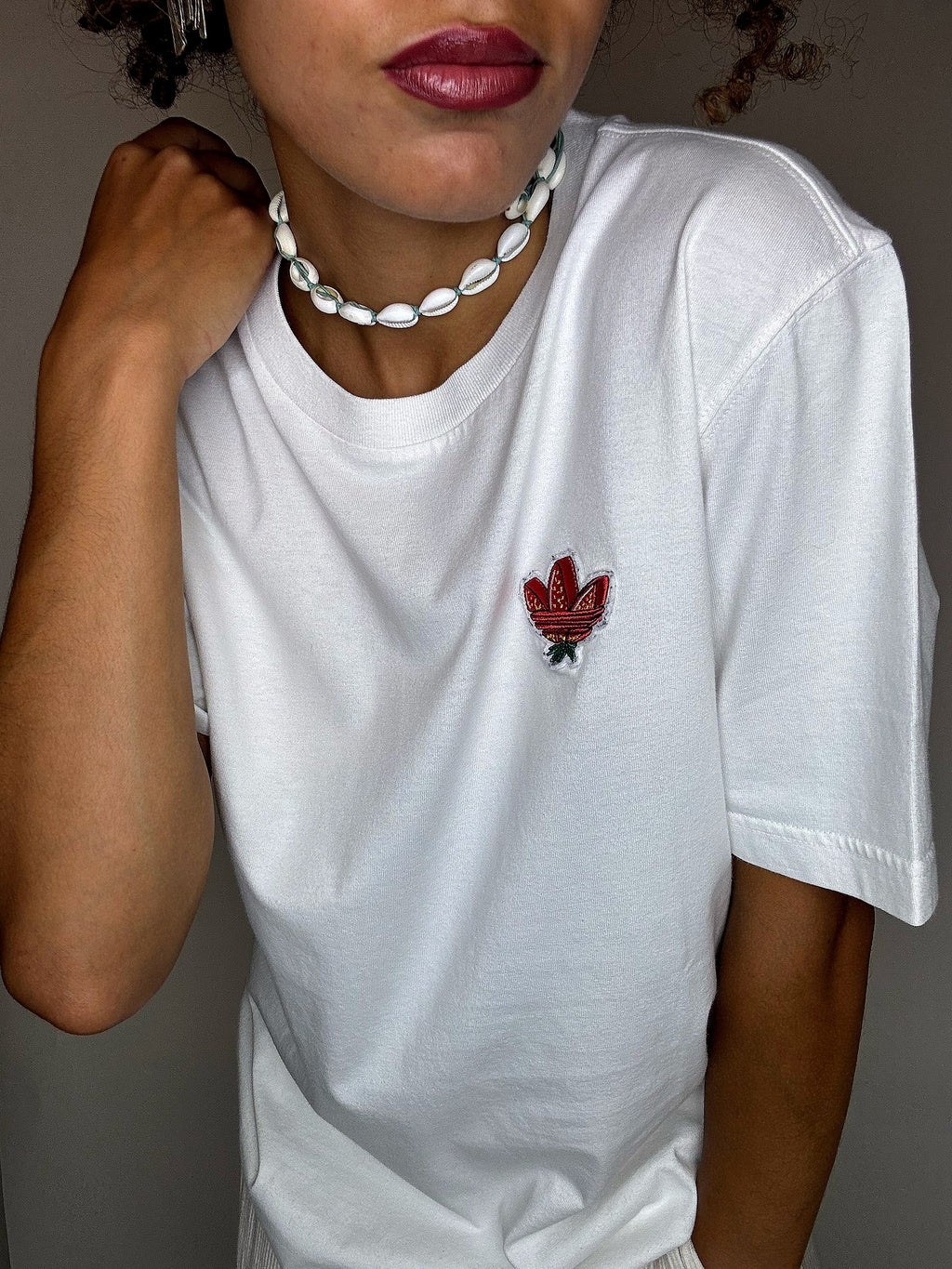 White embroidered ADIDAS S vintage t-shirt