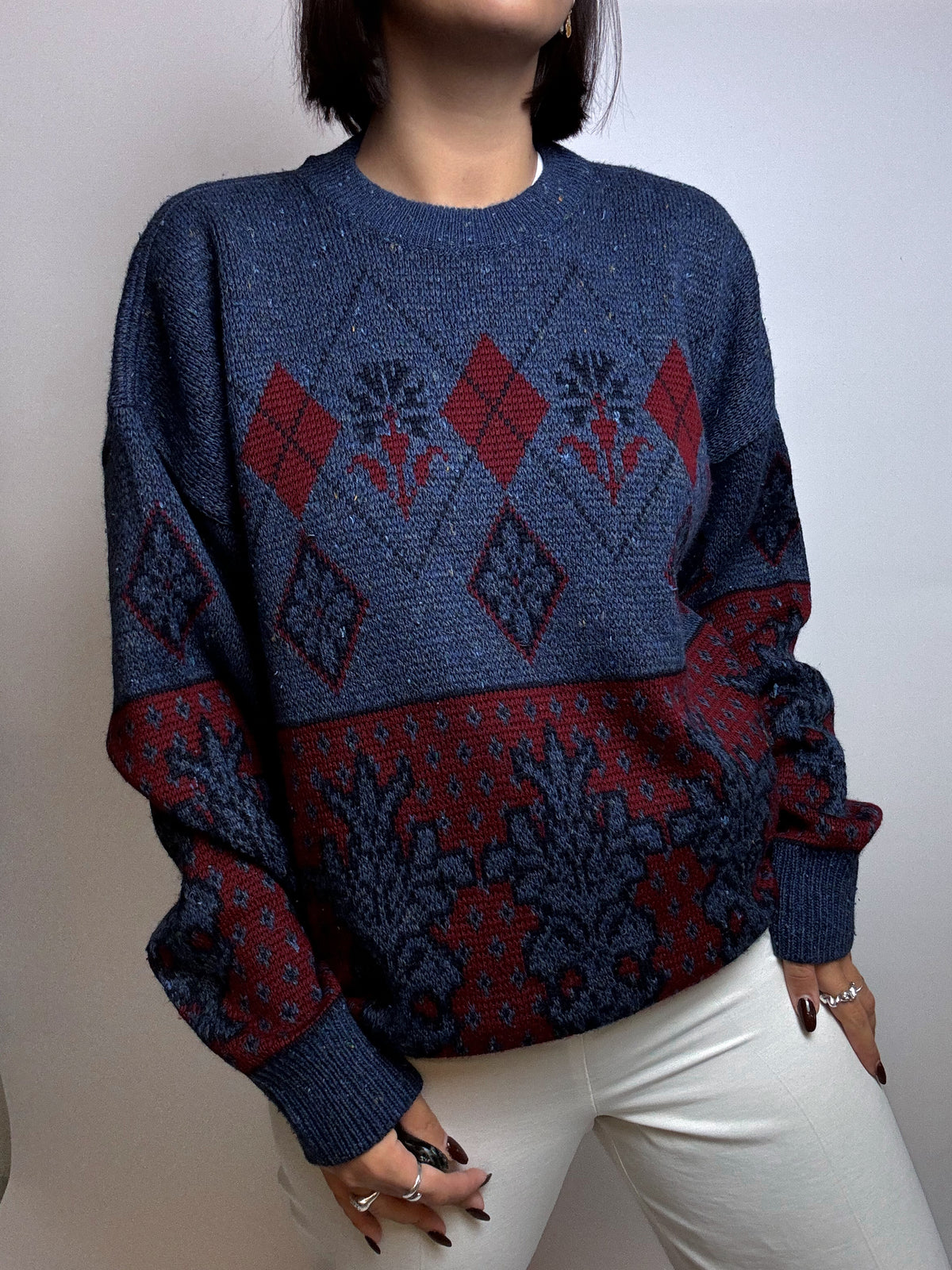 Blue and red sweater with vintage patterns L