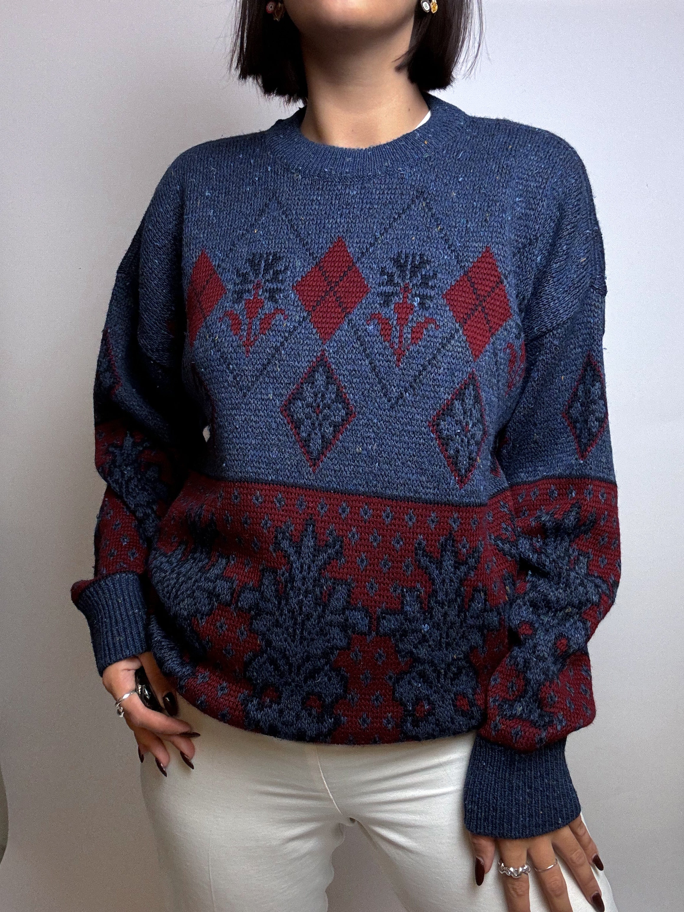 Blue and red sweater with vintage patterns L