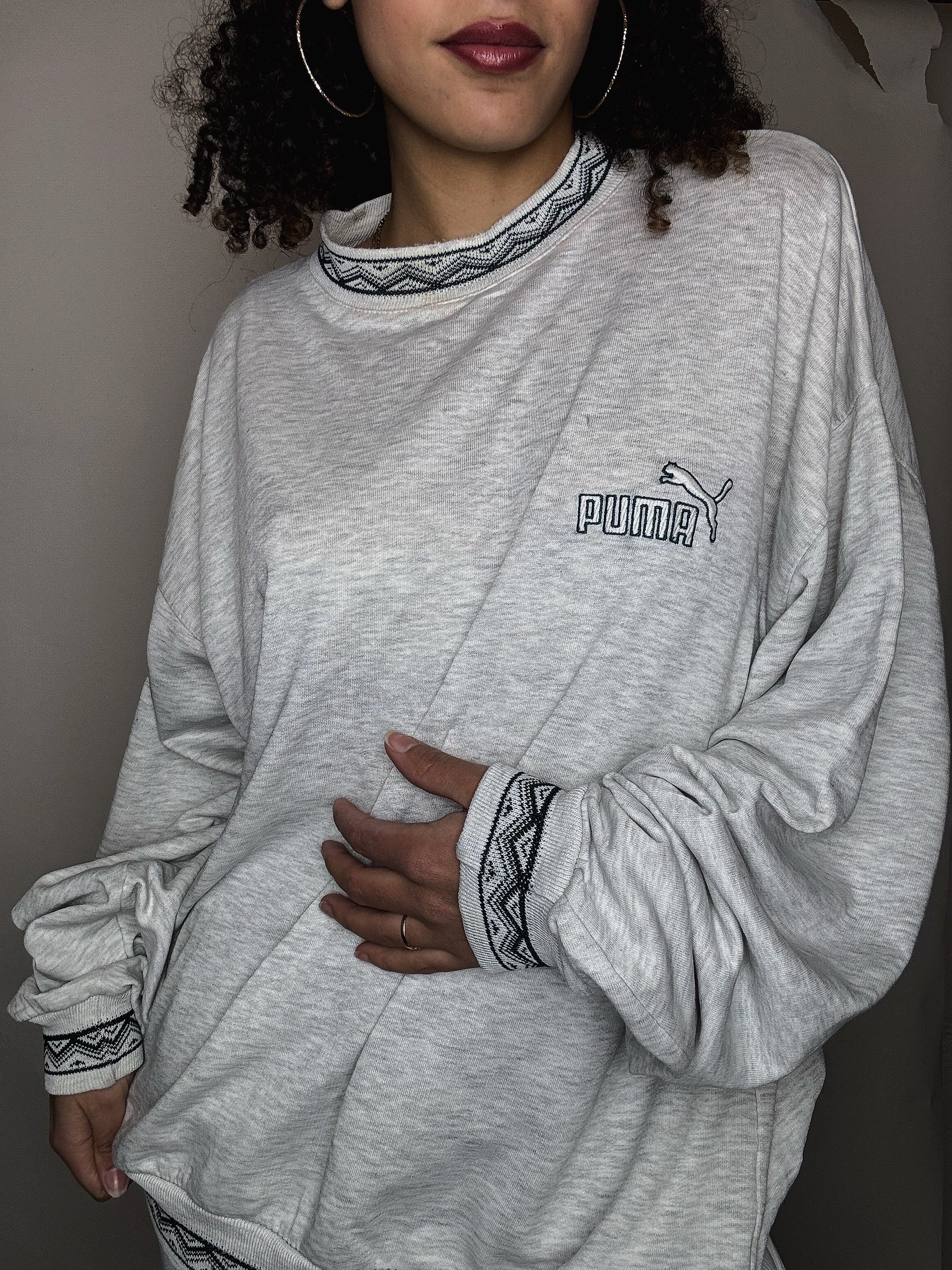 Grauer Vintage-Puma-Sweater mit Details, Größe XL