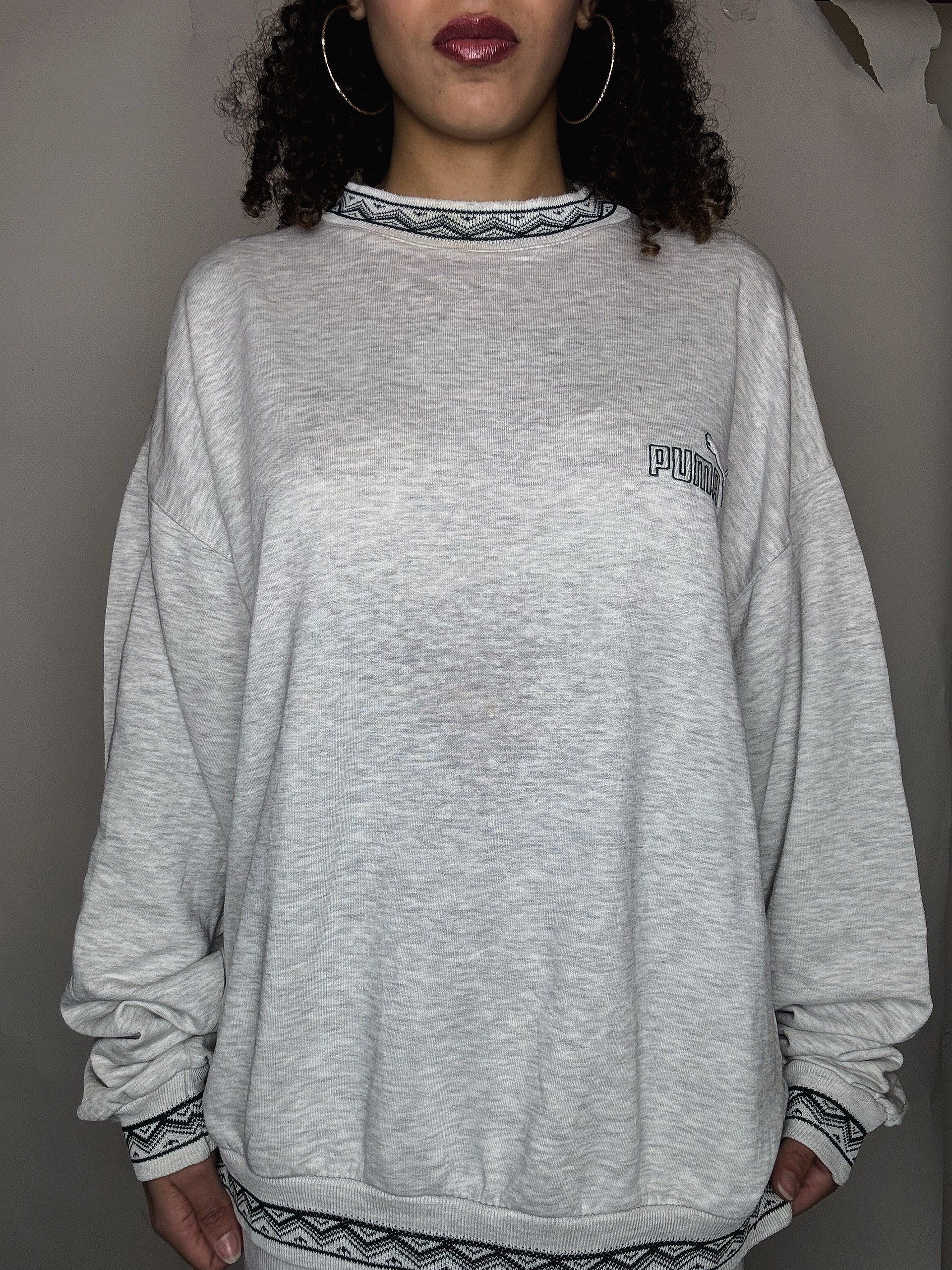 Grauer Vintage-Puma-Sweater mit Details, Größe XL