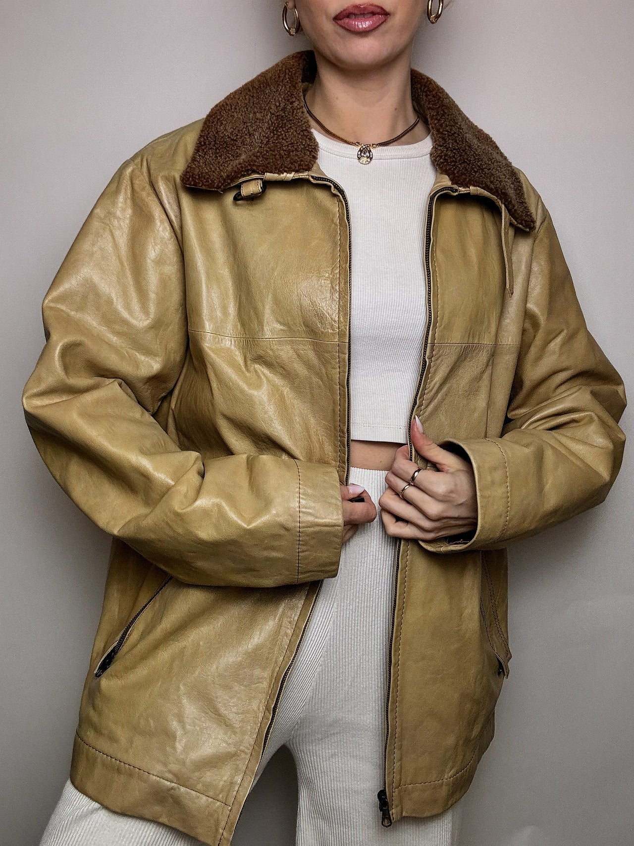 Vintage beige leather jacket with collar L 