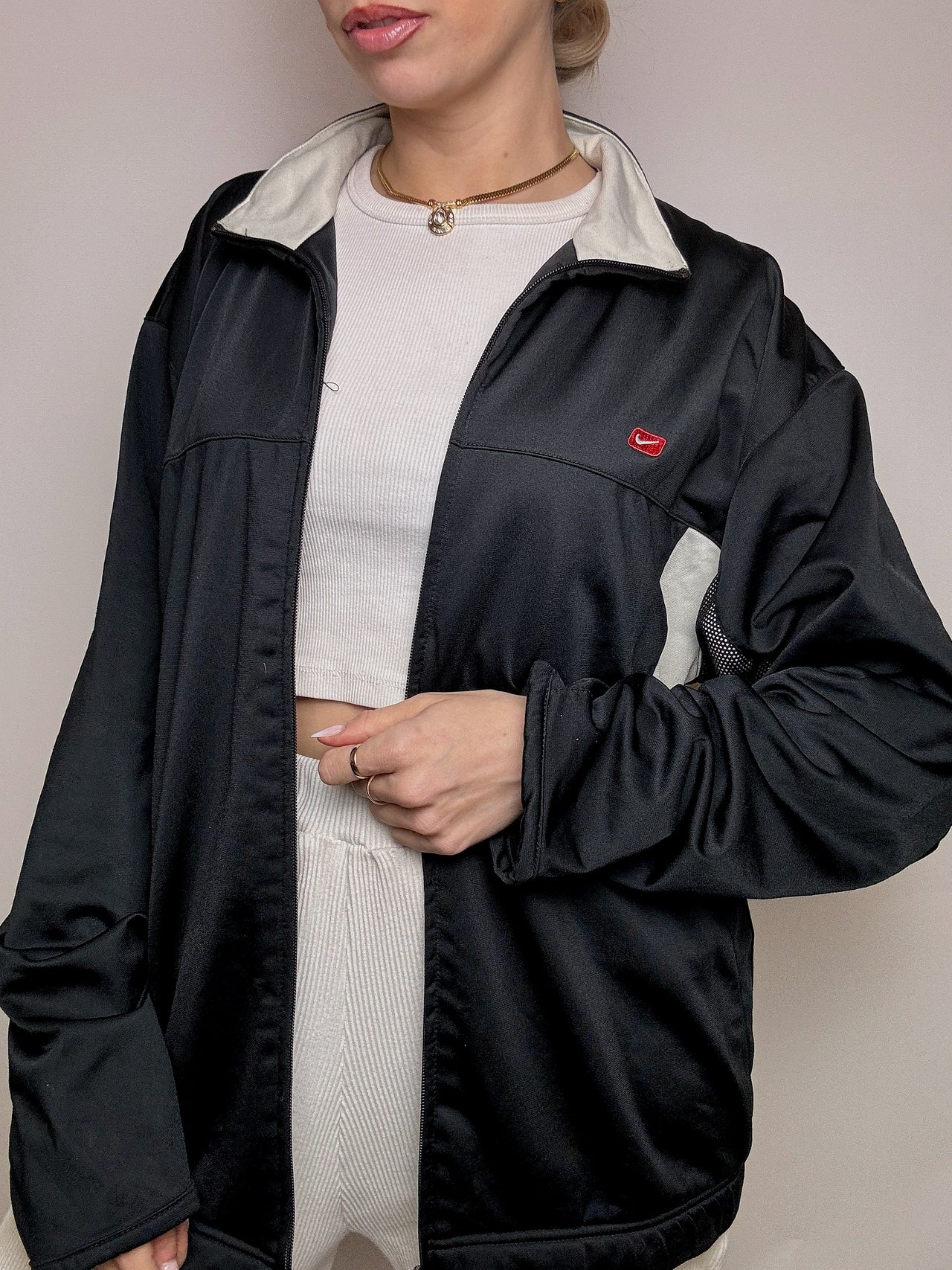 Vintage NIKE L schwarze Sportjacke