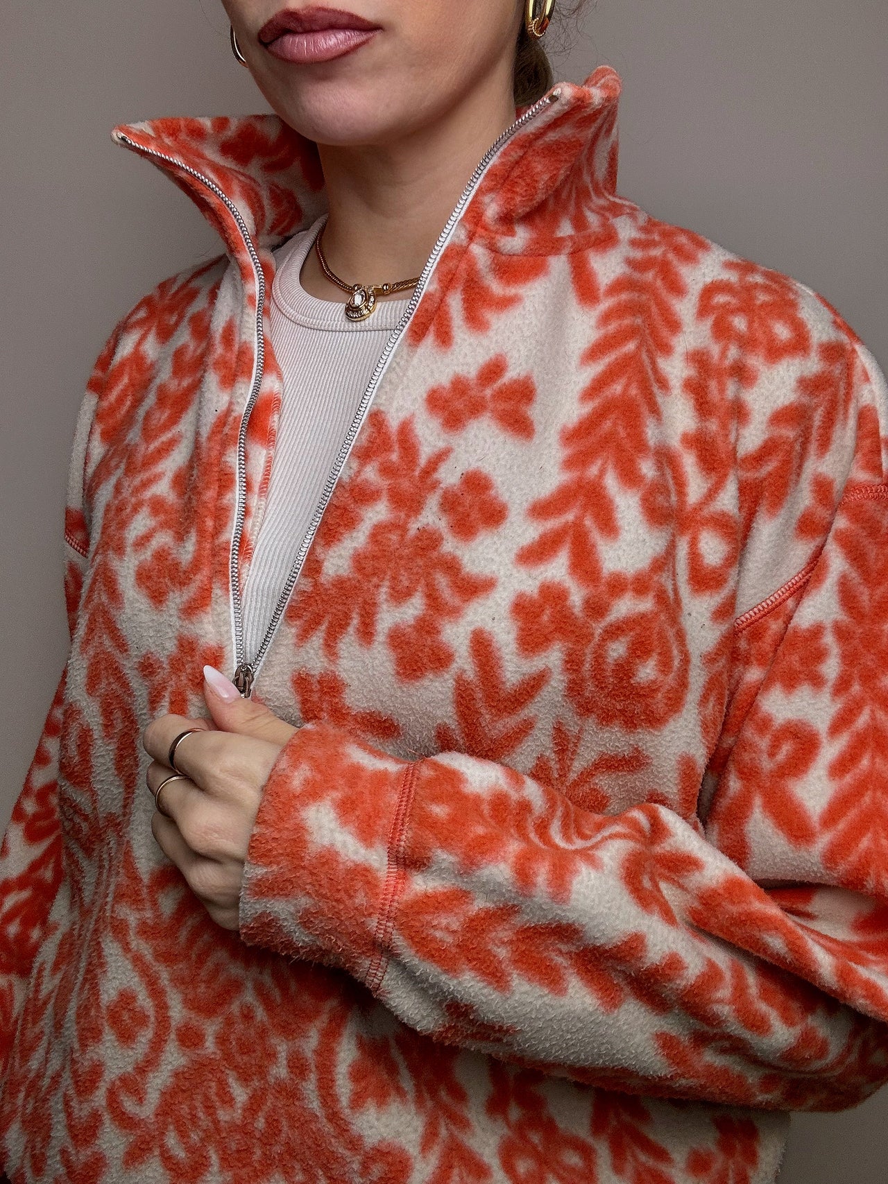 Cream and orange graphic fleece with zipped neck M vintage