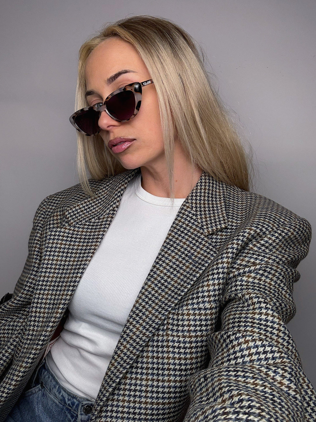 Blaue, recycelte, rechteckige Vintage-Brille mit blauen Gläsern 