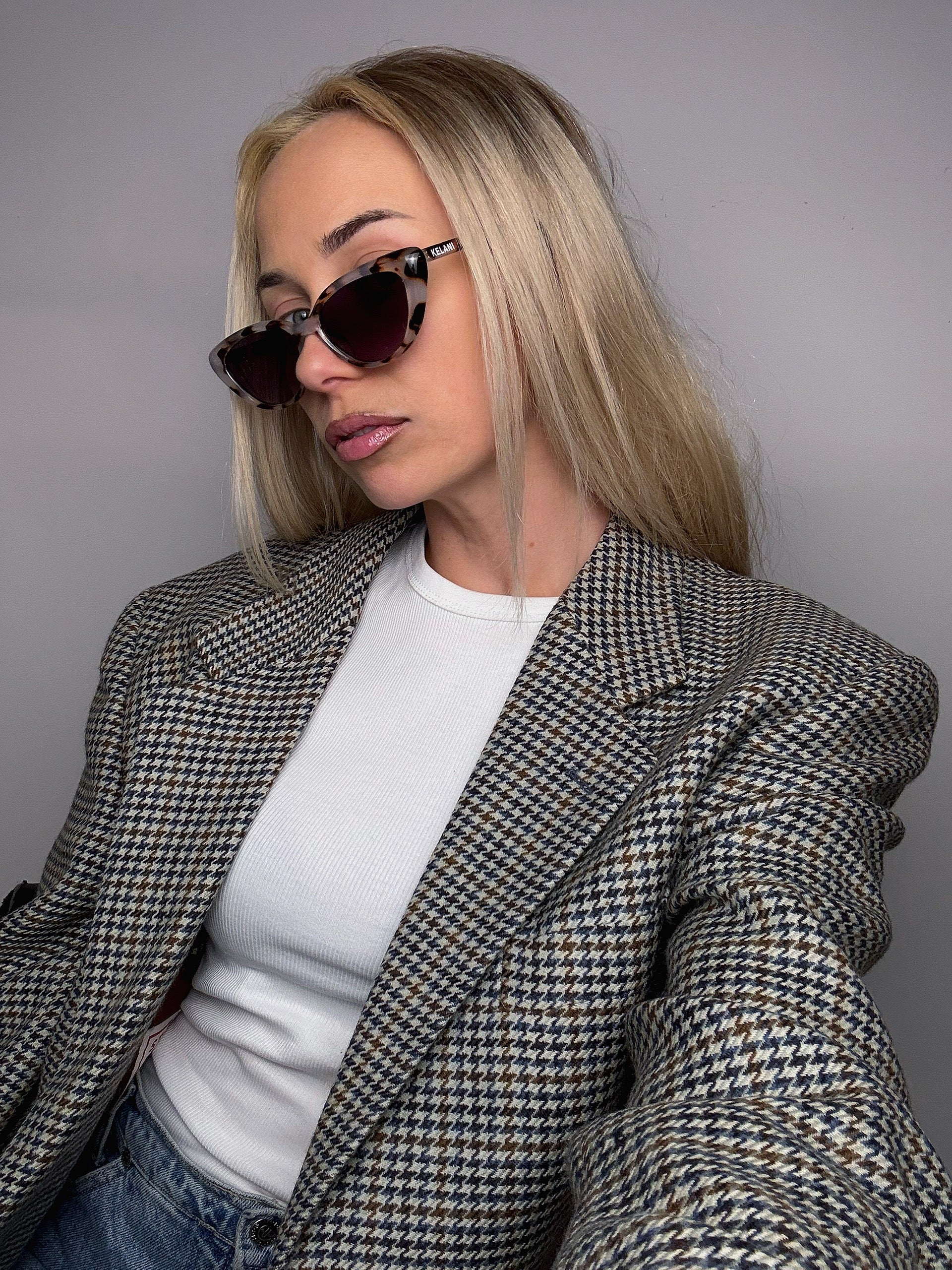 Blaue, recycelte, rechteckige Vintage-Brille mit blauen Gläsern 