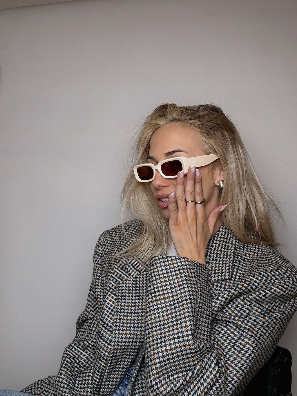 Blaue, recycelte, rechteckige Vintage-Brille mit blauen Gläsern 