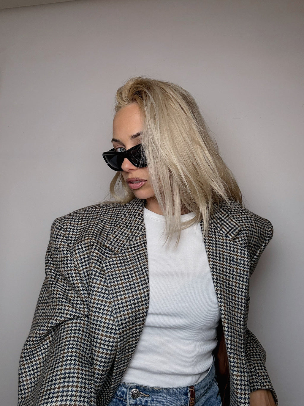 Blaue, recycelte, rechteckige Vintage-Brille mit blauen Gläsern 