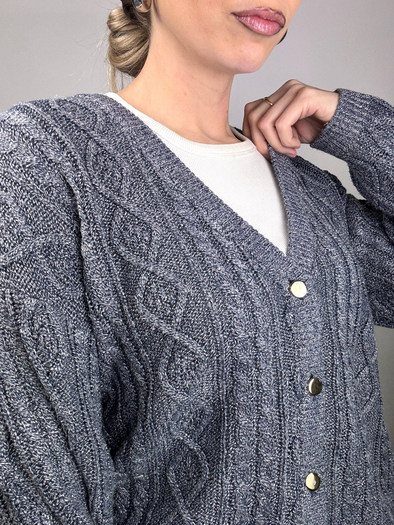 Cardigan tressé gris avec boutons bijoux M/L vintage