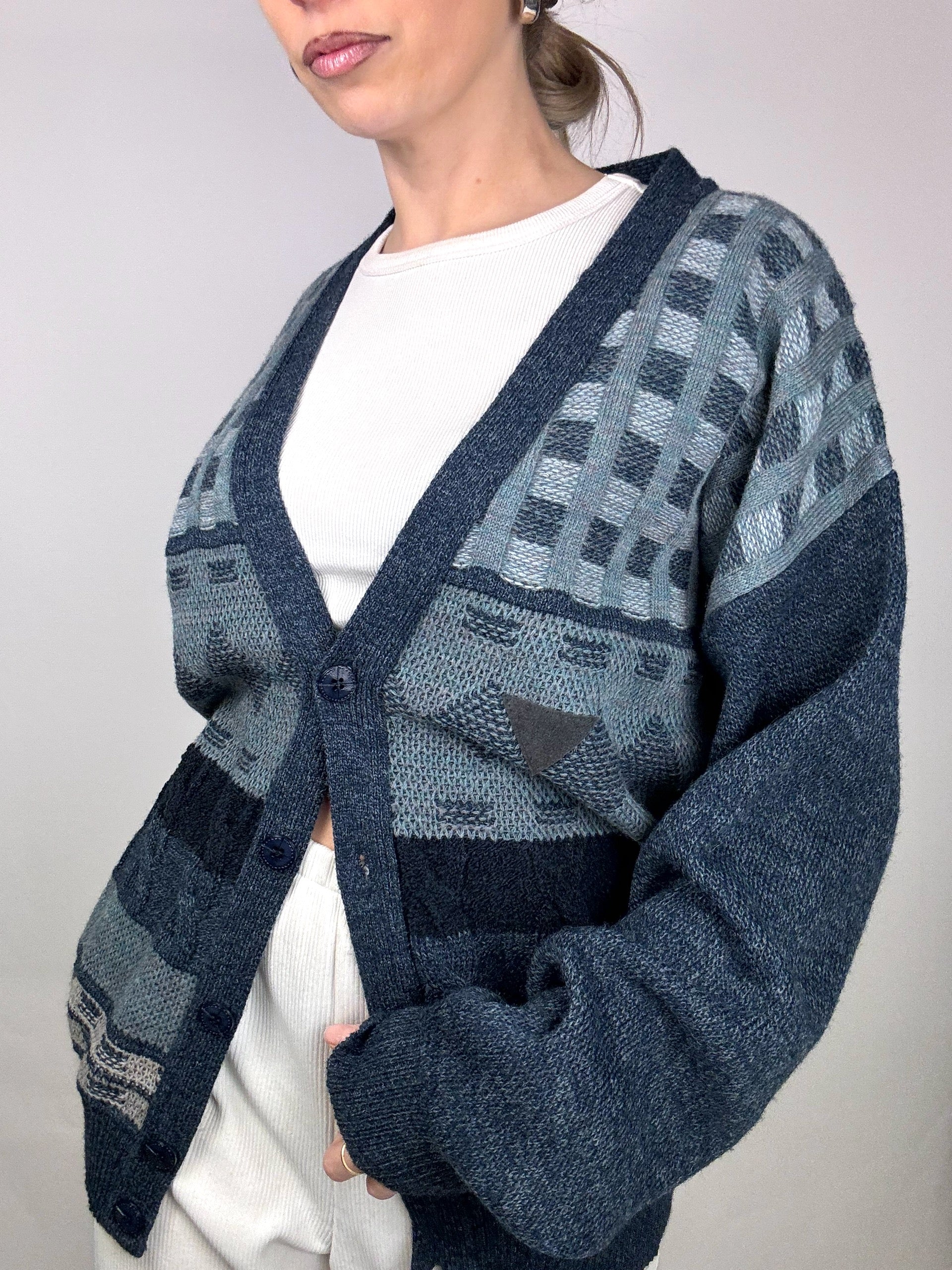 IZOD L vintage blue pattern cardigan