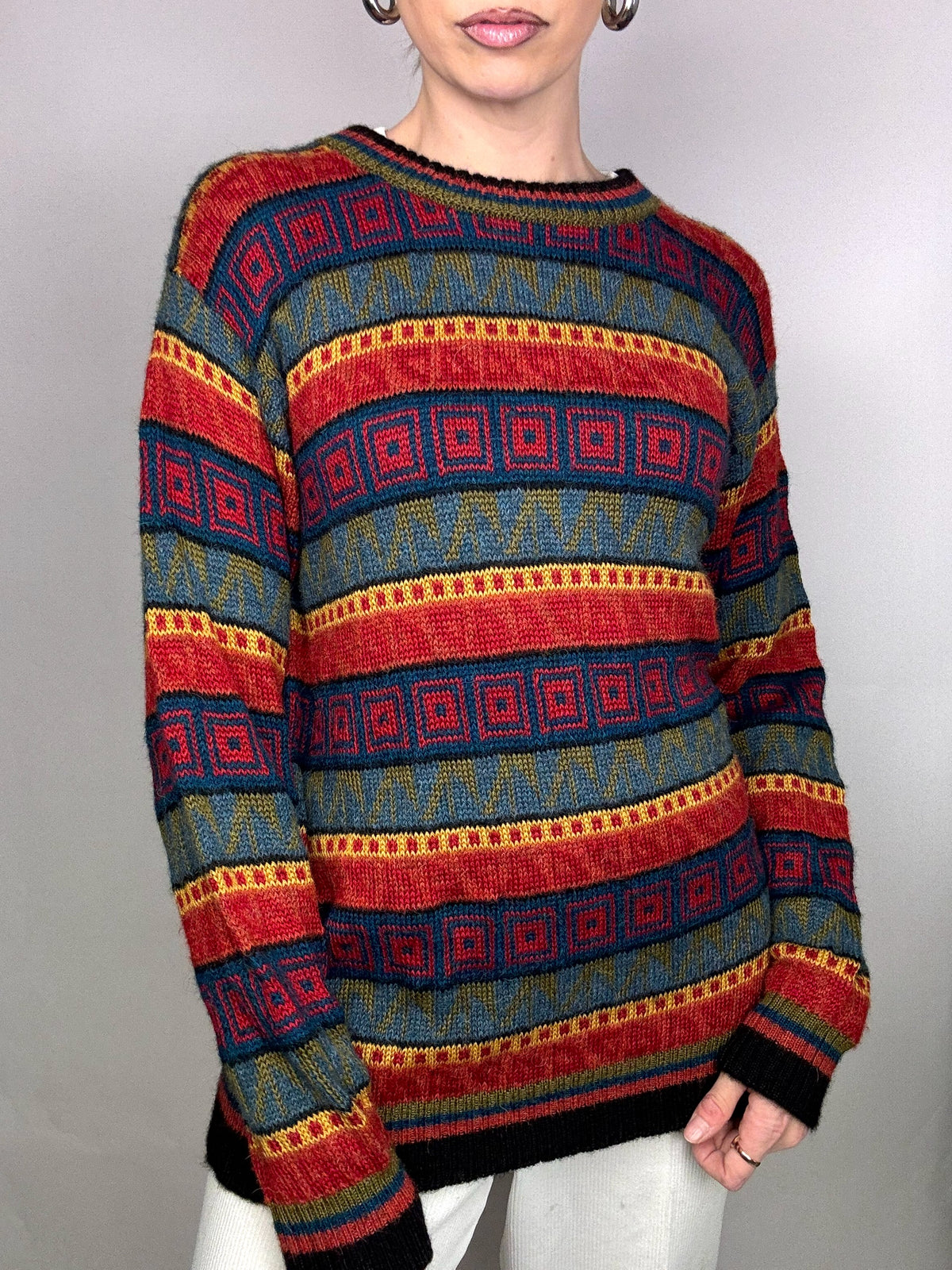 Vintage M multicolor striped patterned round neck sweater