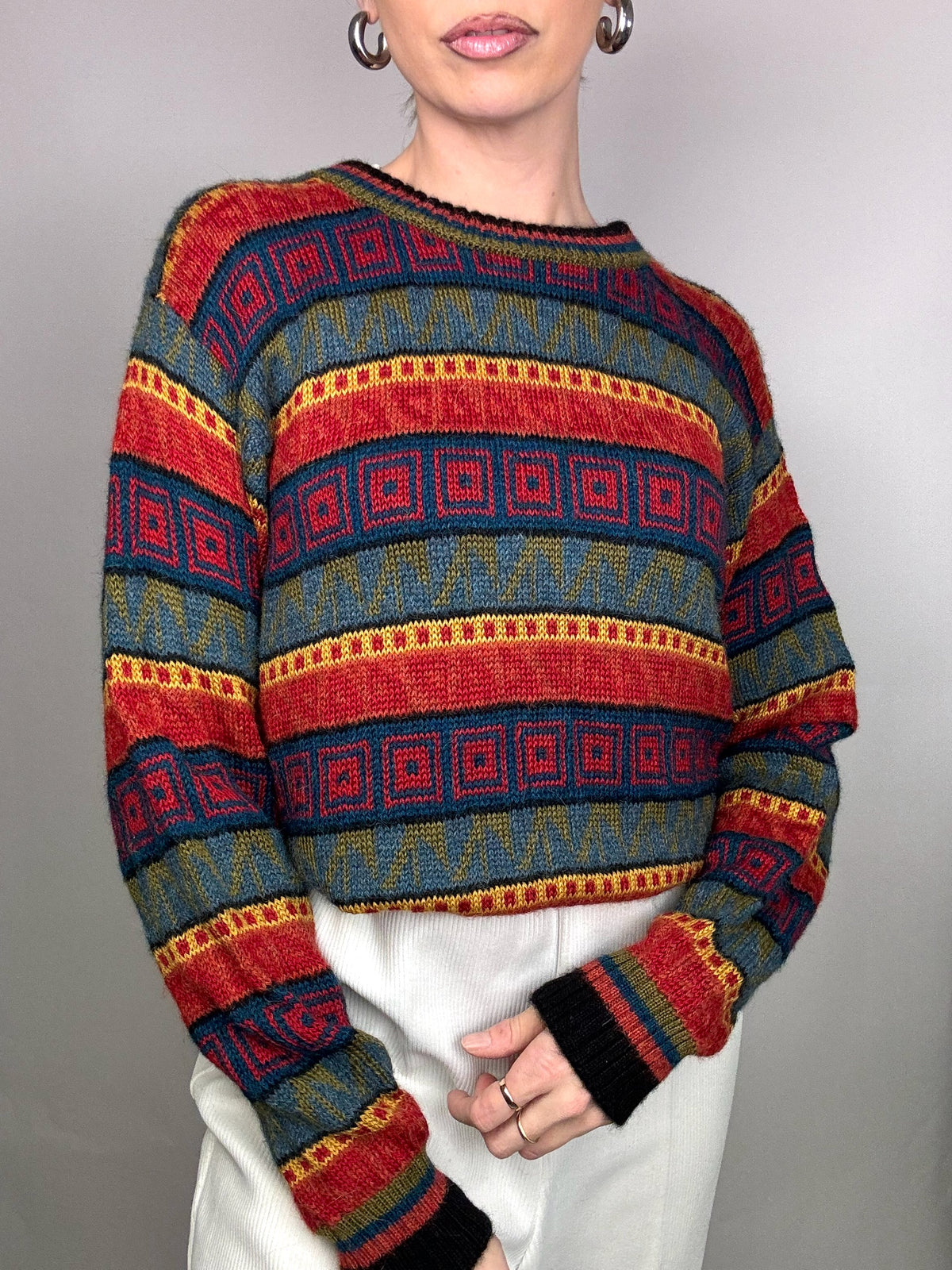 Vintage M multicolor striped patterned round neck sweater