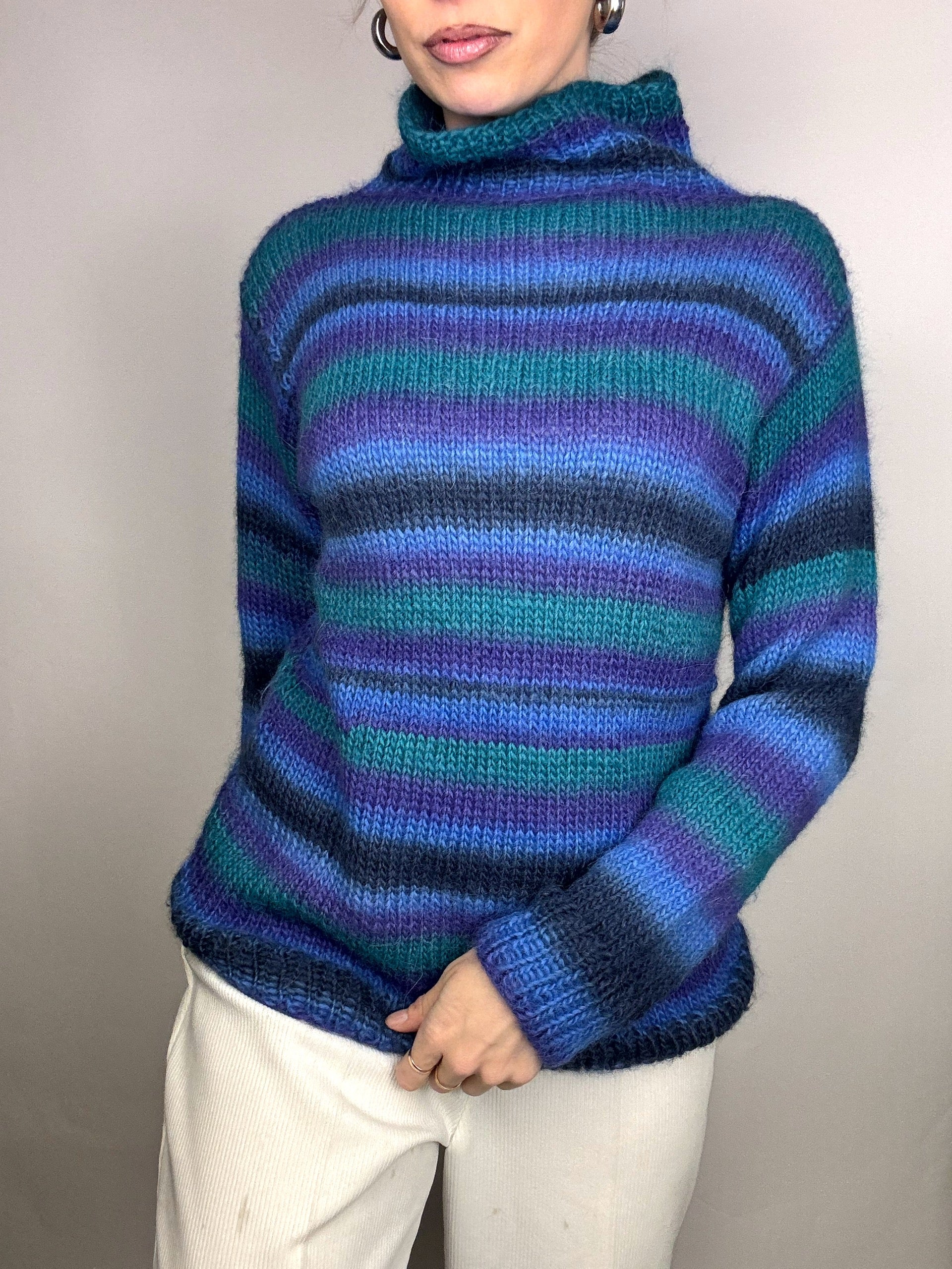 Vintage M/L blue striped turtleneck sweater