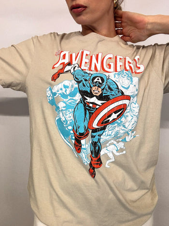 MARVEL x AVENGERS L vintage beige t-shirt 