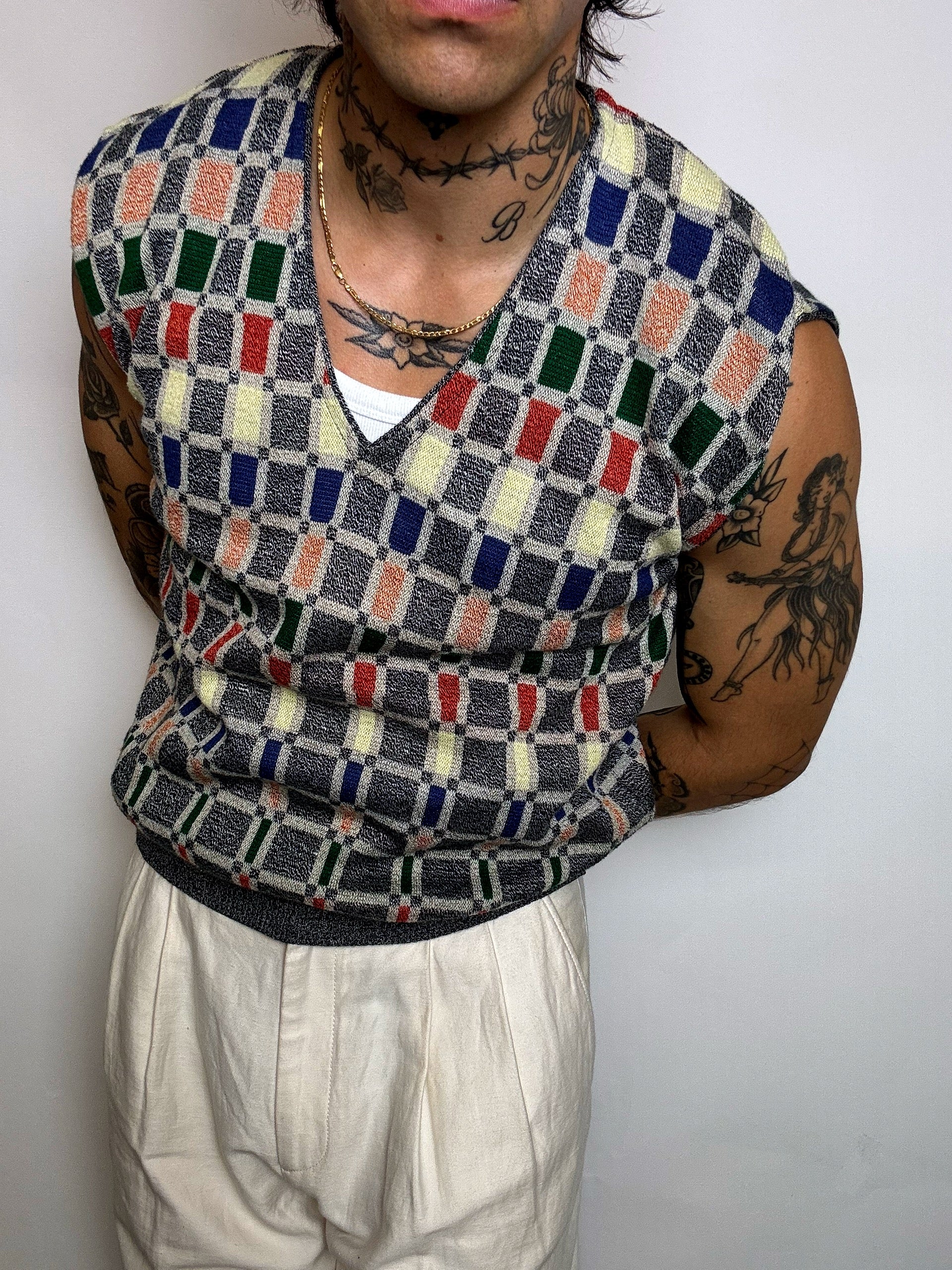 vintage L graphic knit vest