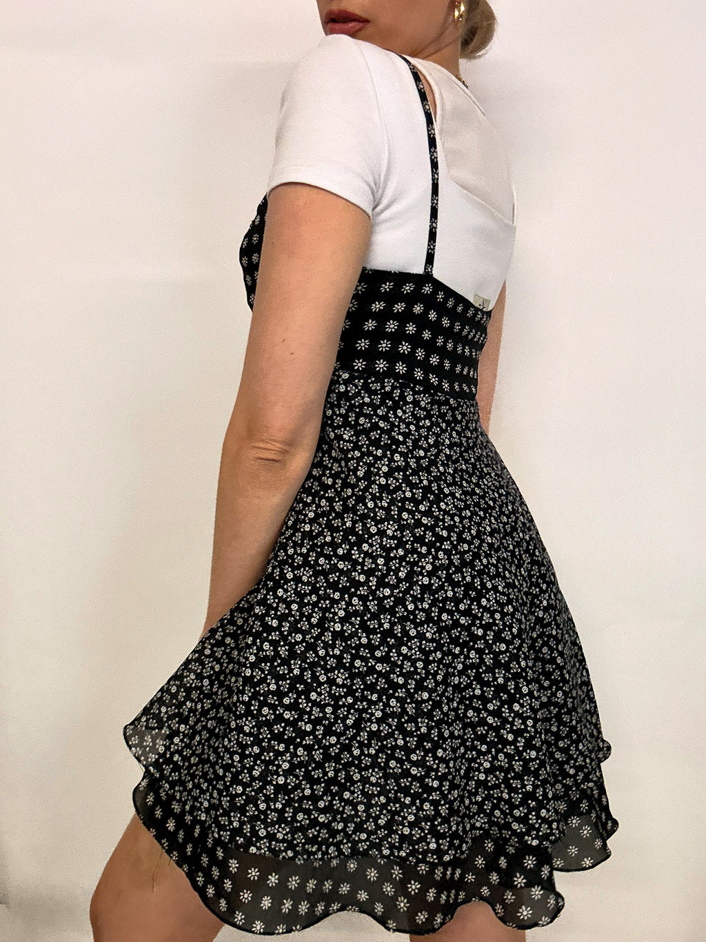 Robe fleurie noire et blanche S/M vintage