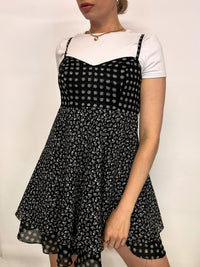 Robe fleurie noire et blanche S/M vintage