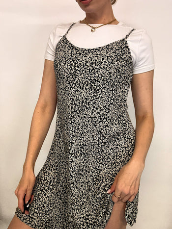 Black and white floral dress S/M vintage