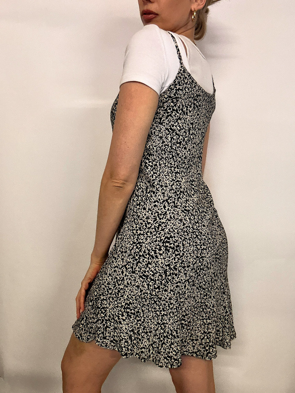 Robe fleurie noire et blanche S/M vintage