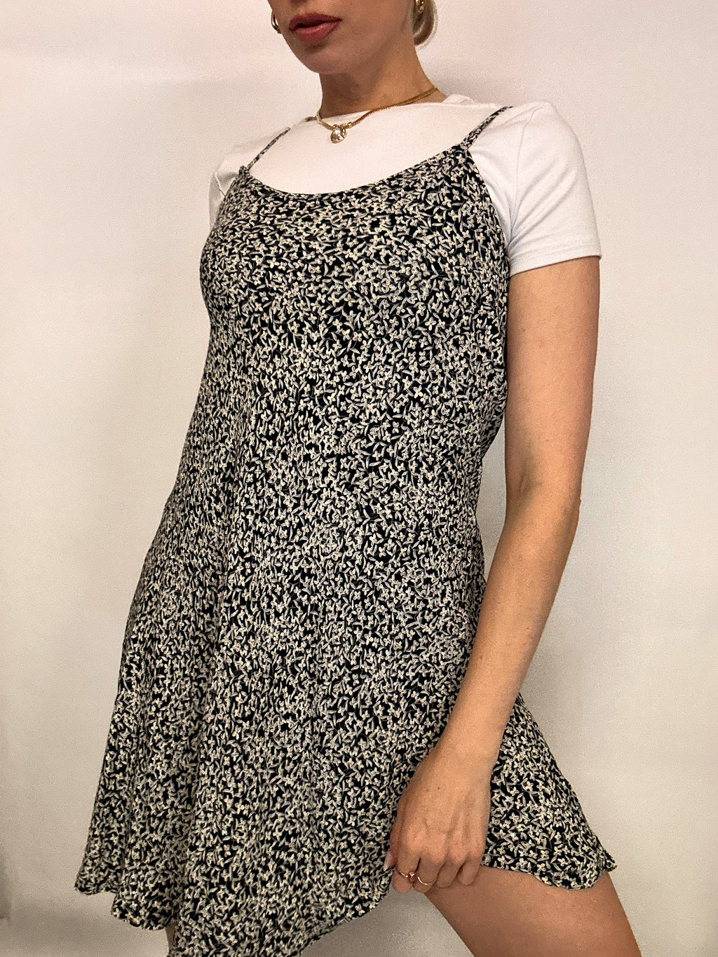 Robe fleurie noire et blanche S/M vintage