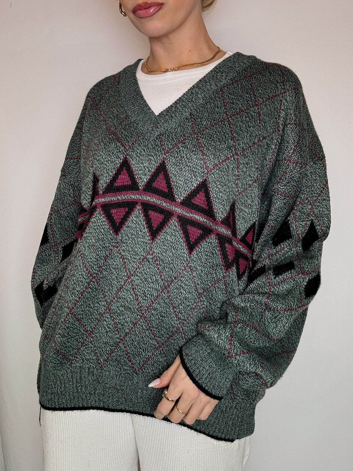 Vintage navy argyl knit sweater L