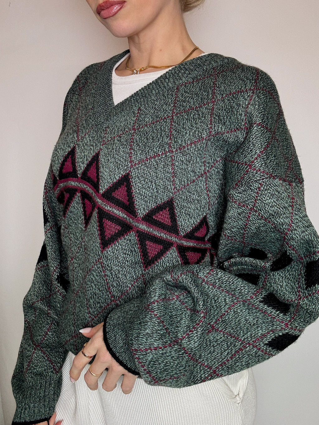 Vintage navy argyl knit sweater L