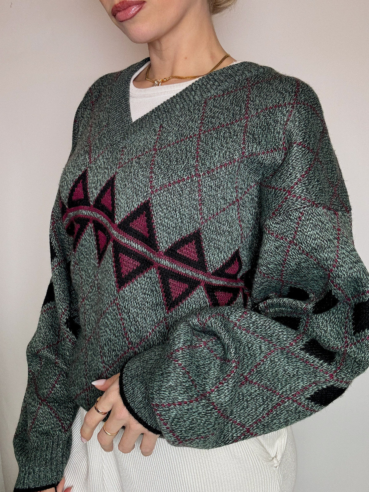 Vintage navy argyl knit sweater L