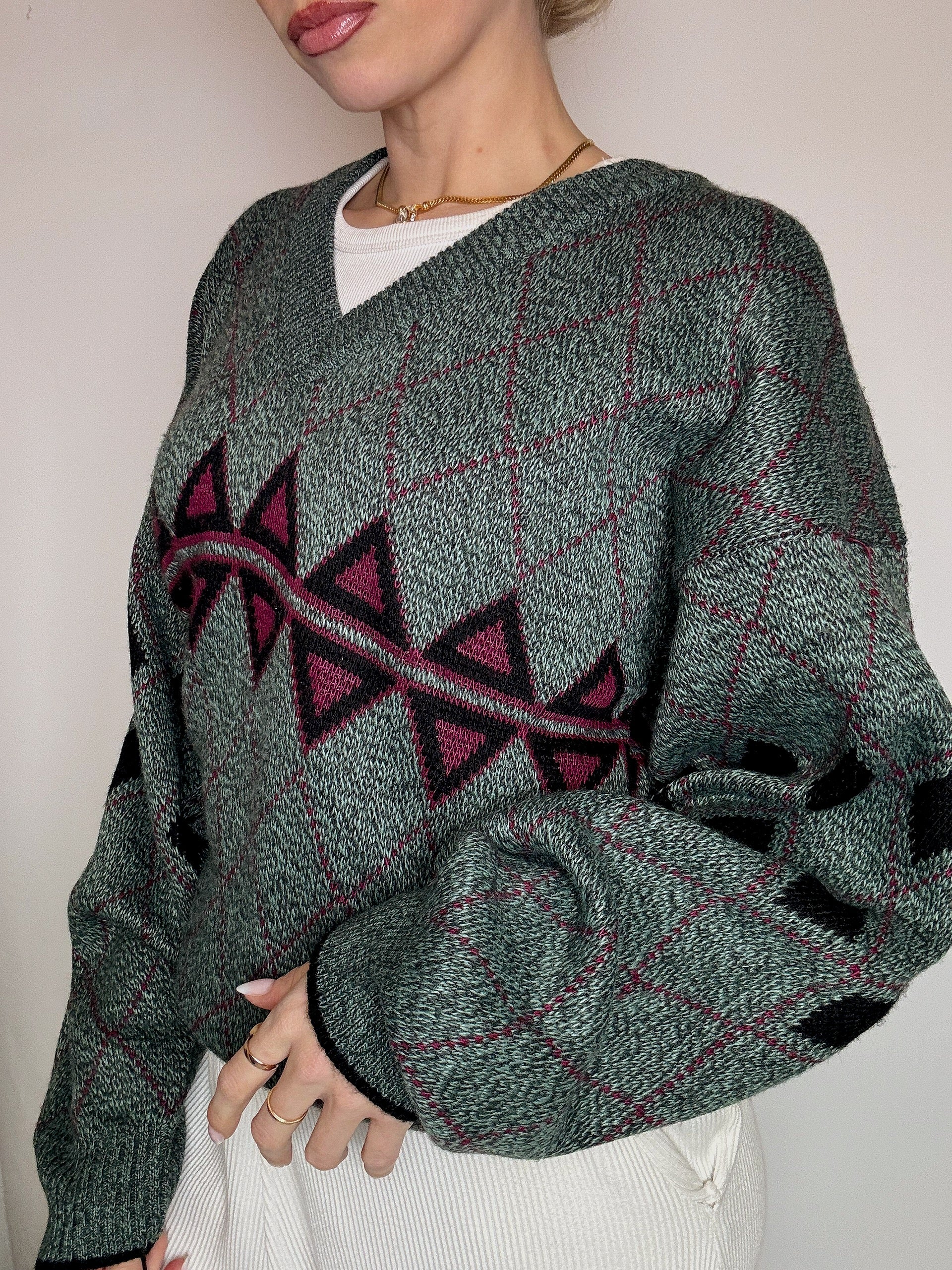 Vintage navy argyl knit sweater L