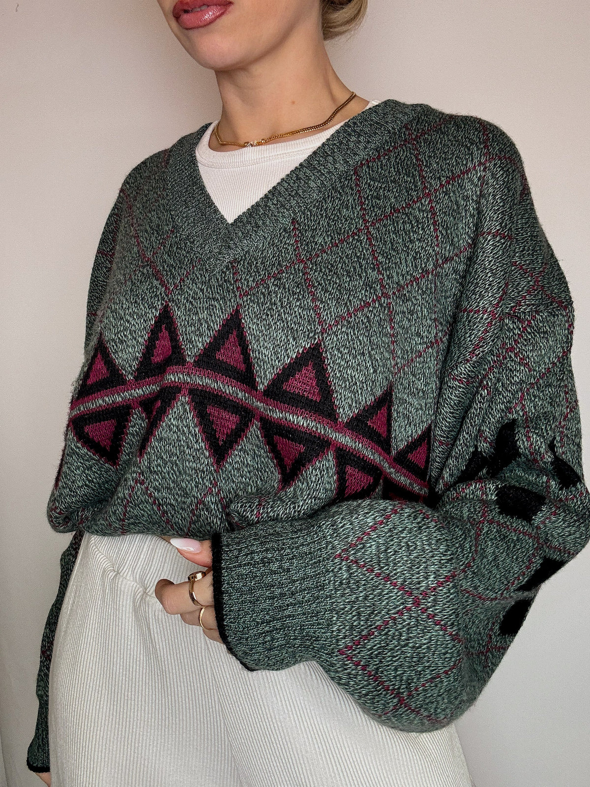 Vintage navy argyl knit sweater L