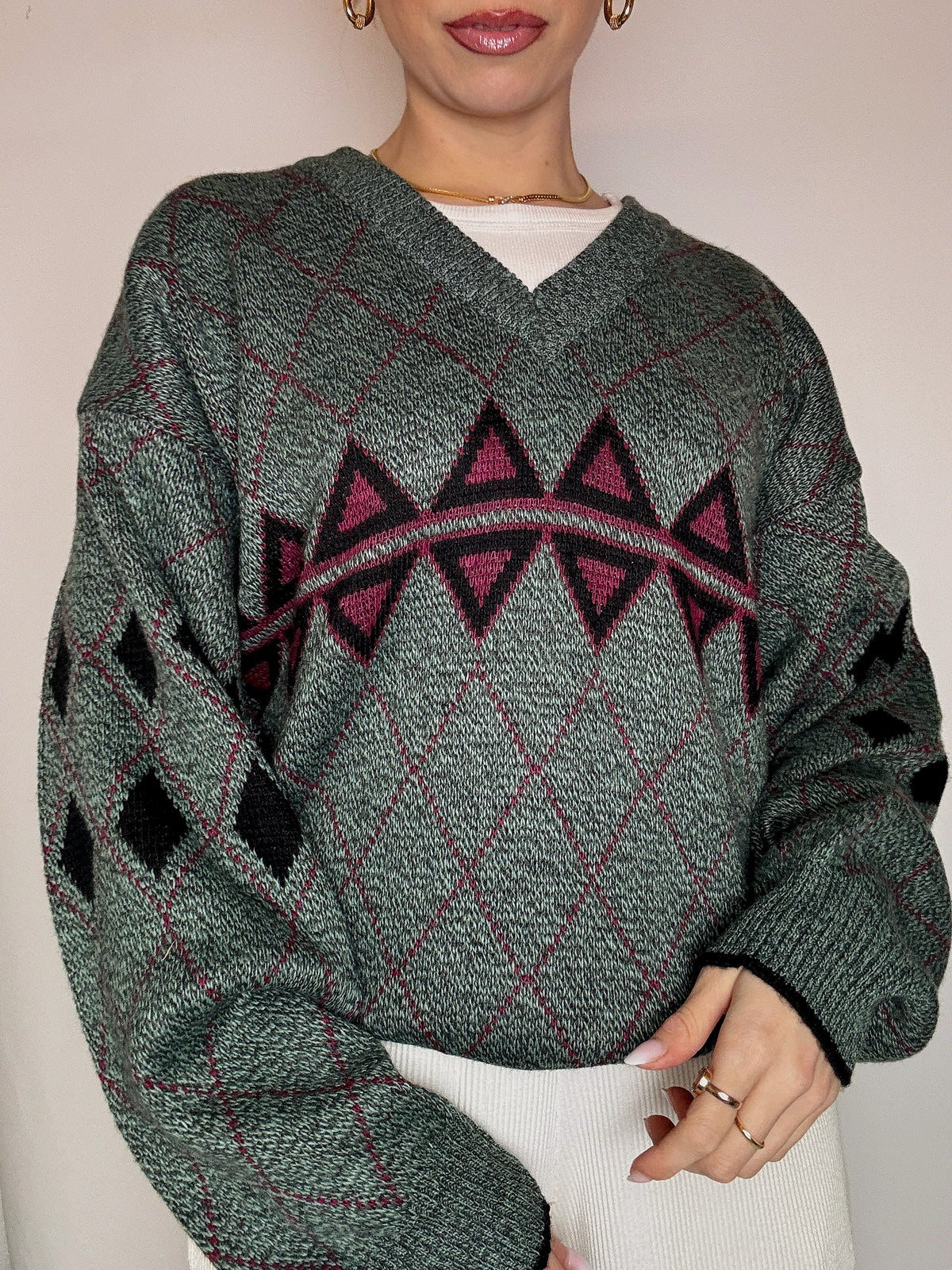 Vintage navy argyl knit sweater L