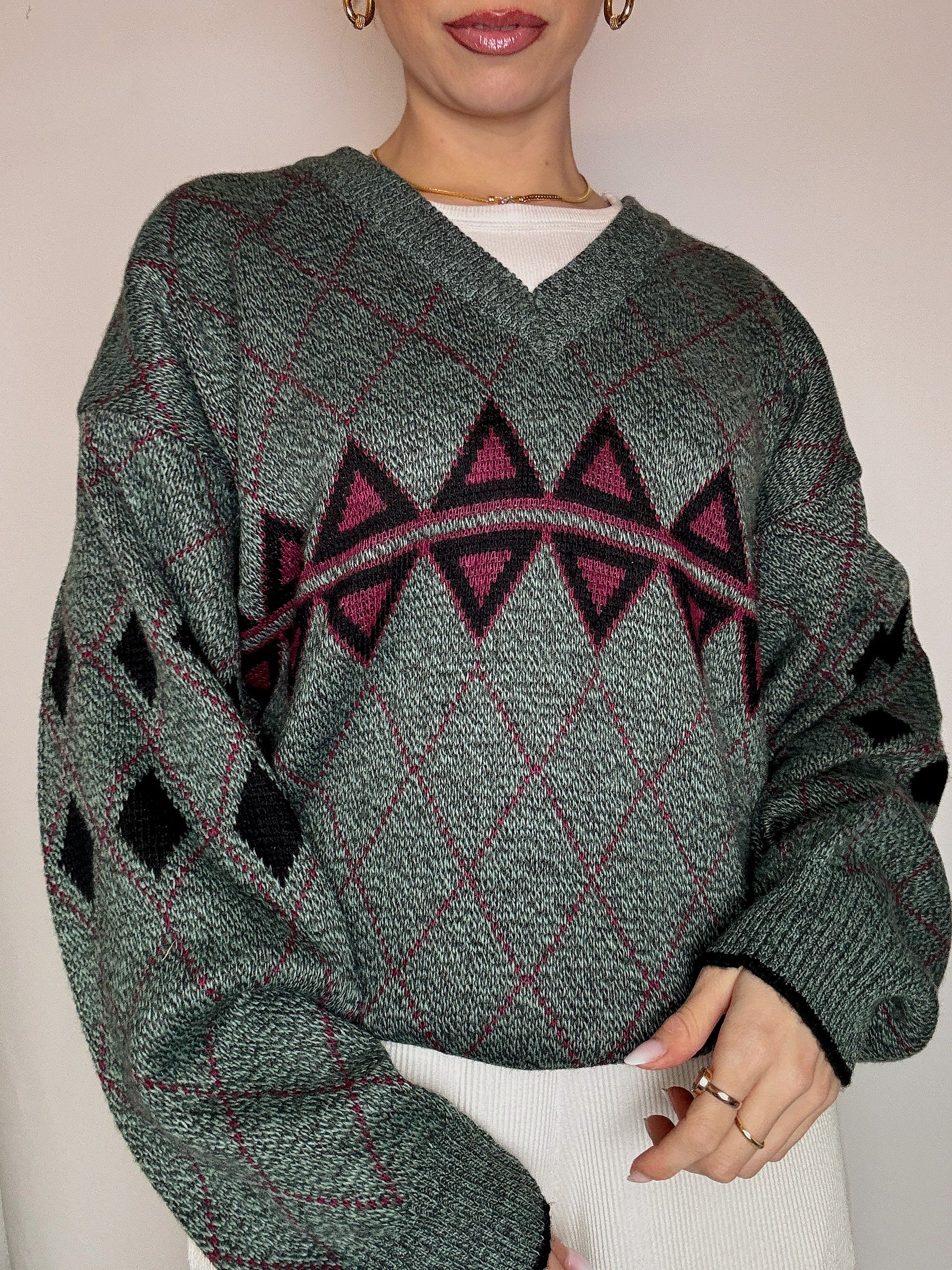 Vintage navy argyl knit sweater L