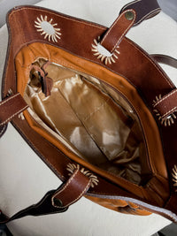 Two-tone camel bag with details