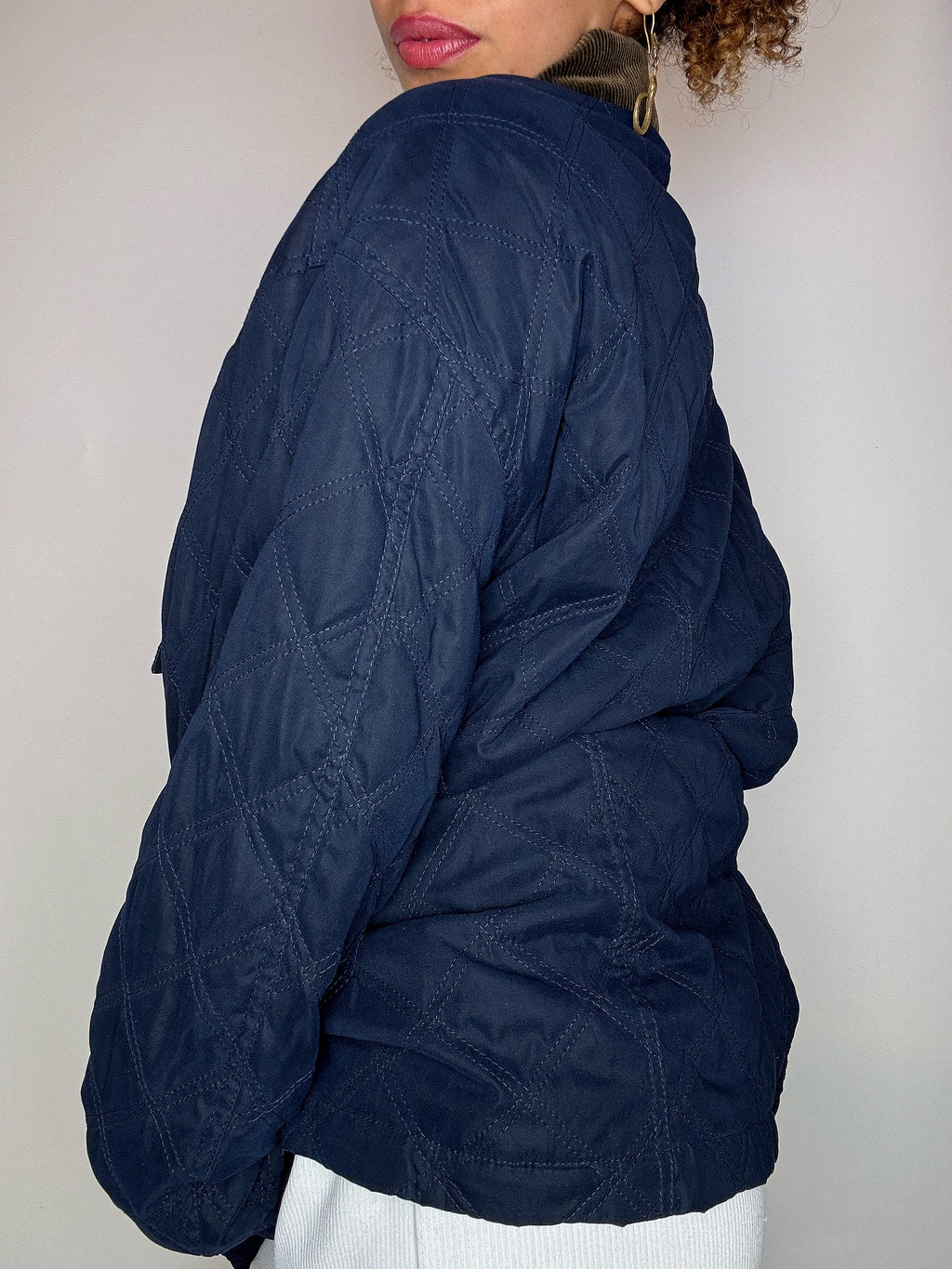 Vintage-Steppjacke mit braunem Samtkragen, Größe L/XL