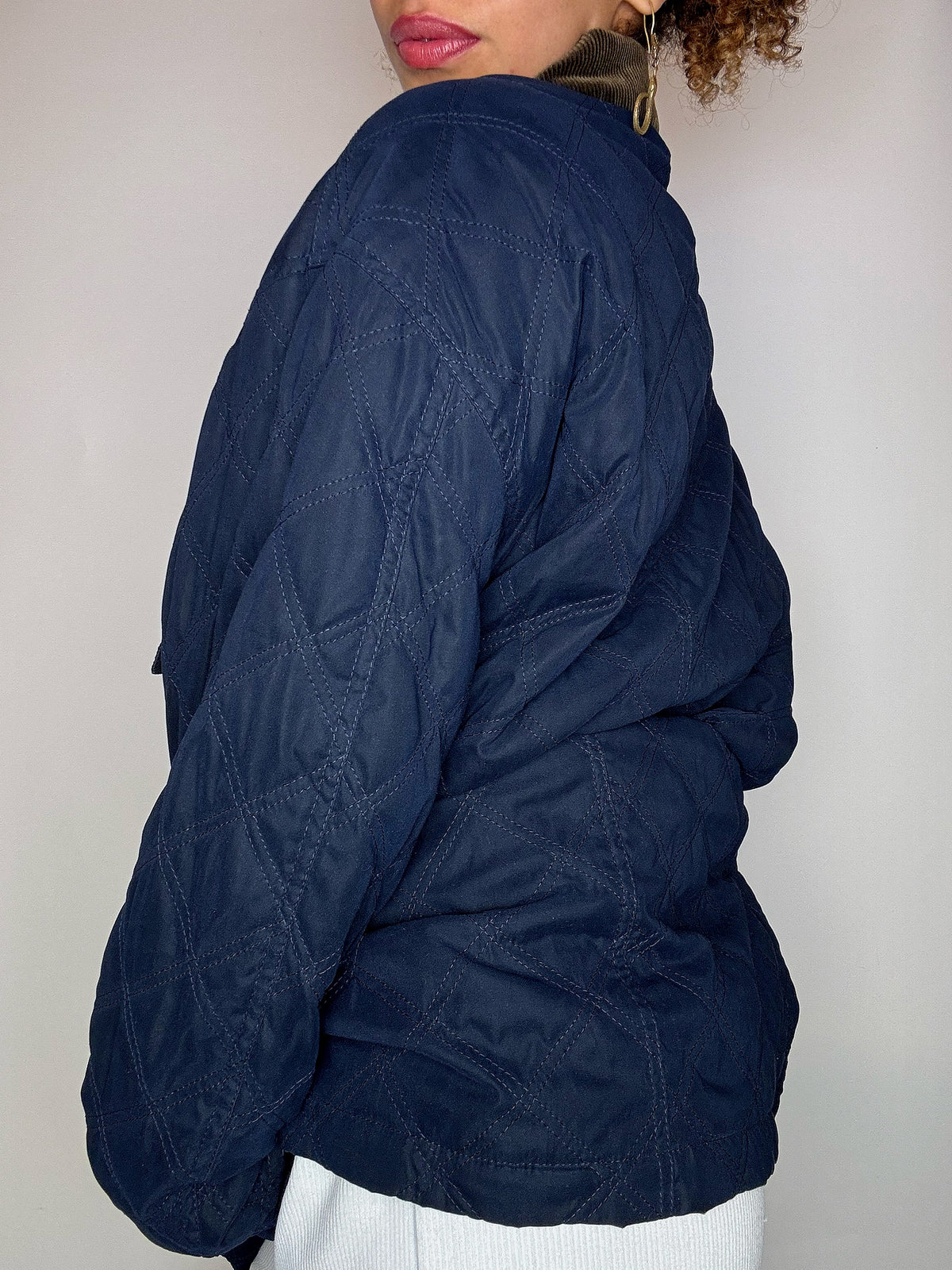 Vintage-Steppjacke mit braunem Samtkragen, Größe L/XL