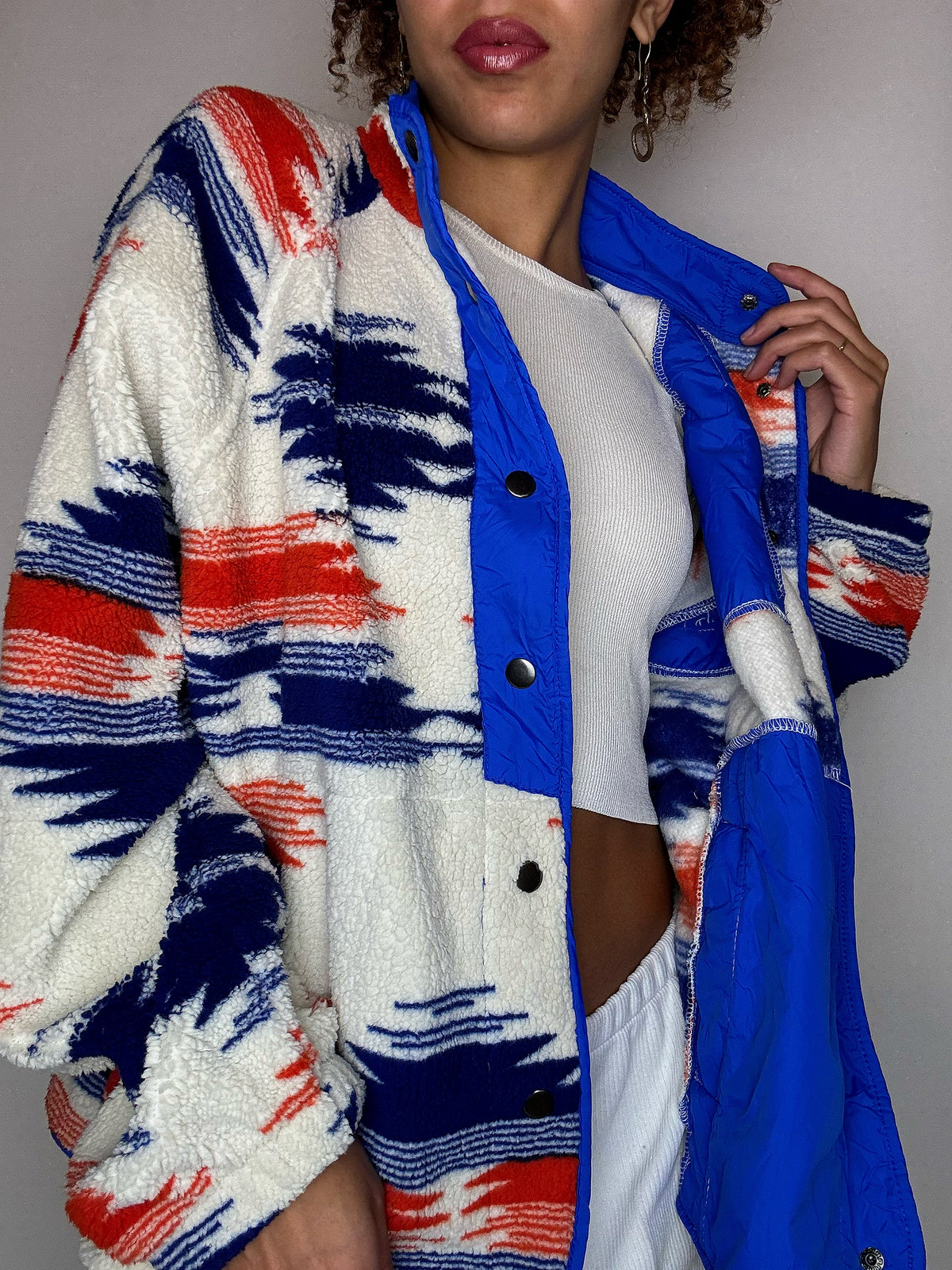 Polaire blanche bleu et rouge M/L vintage