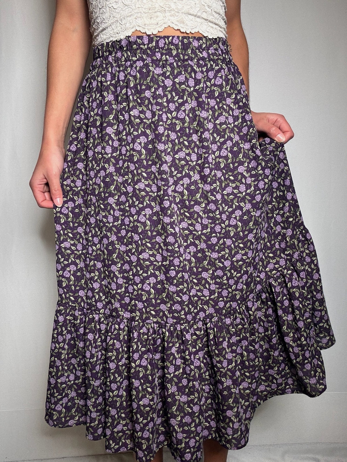 Jupe à fleurs et à volant violet S vintage