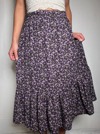Jupe à fleurs et à volant violet S vintage