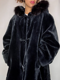 Vintage schwarze Kunstpelzjacke mit Kapuze, Größe L