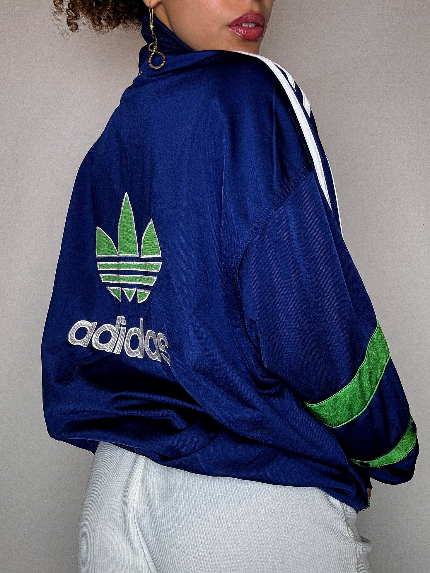 Vintage-Sportjacke von ADIDAS in Marineblau und Grün, Größe L
