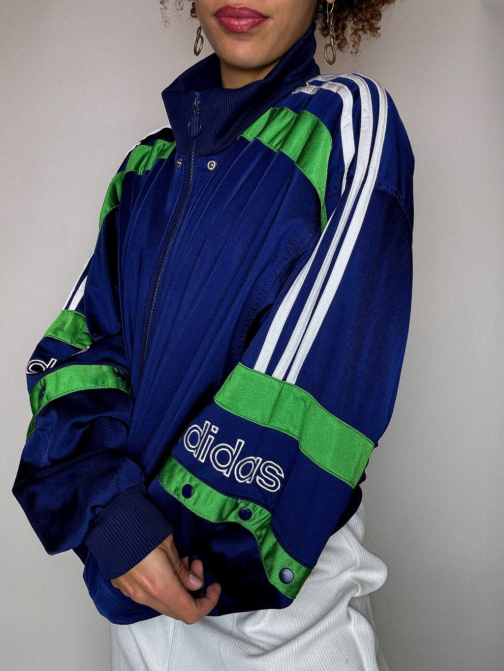 Vintage-Sportjacke von ADIDAS in Marineblau und Grün, Größe L